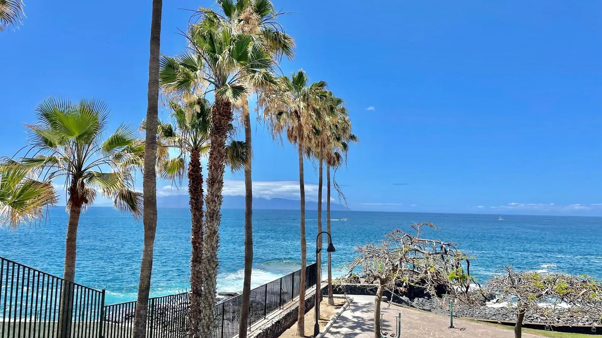 Blue Garden - Cozy Apartment With Atlantic Views بويرتو دي سانتياغو 0*,  إسبانيا